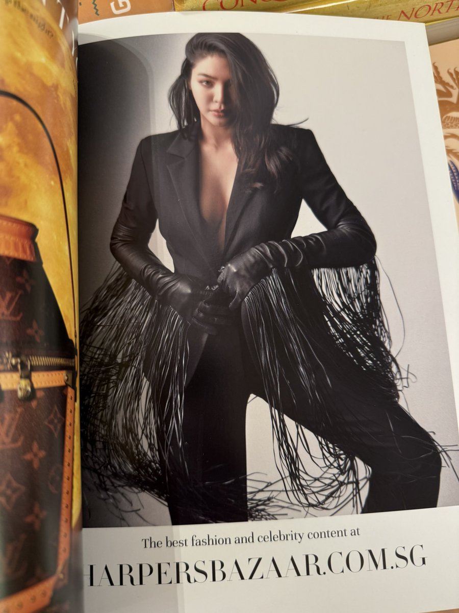 PhyllisZ1983's tweet image. P’Faye, as promised 🫶  We will bring these over to you and your Fabel Team 🌻❤️

#FayePeraya 
#ฝ้ายพีรญา
#HarperBazaar
#HarperBazaarSG