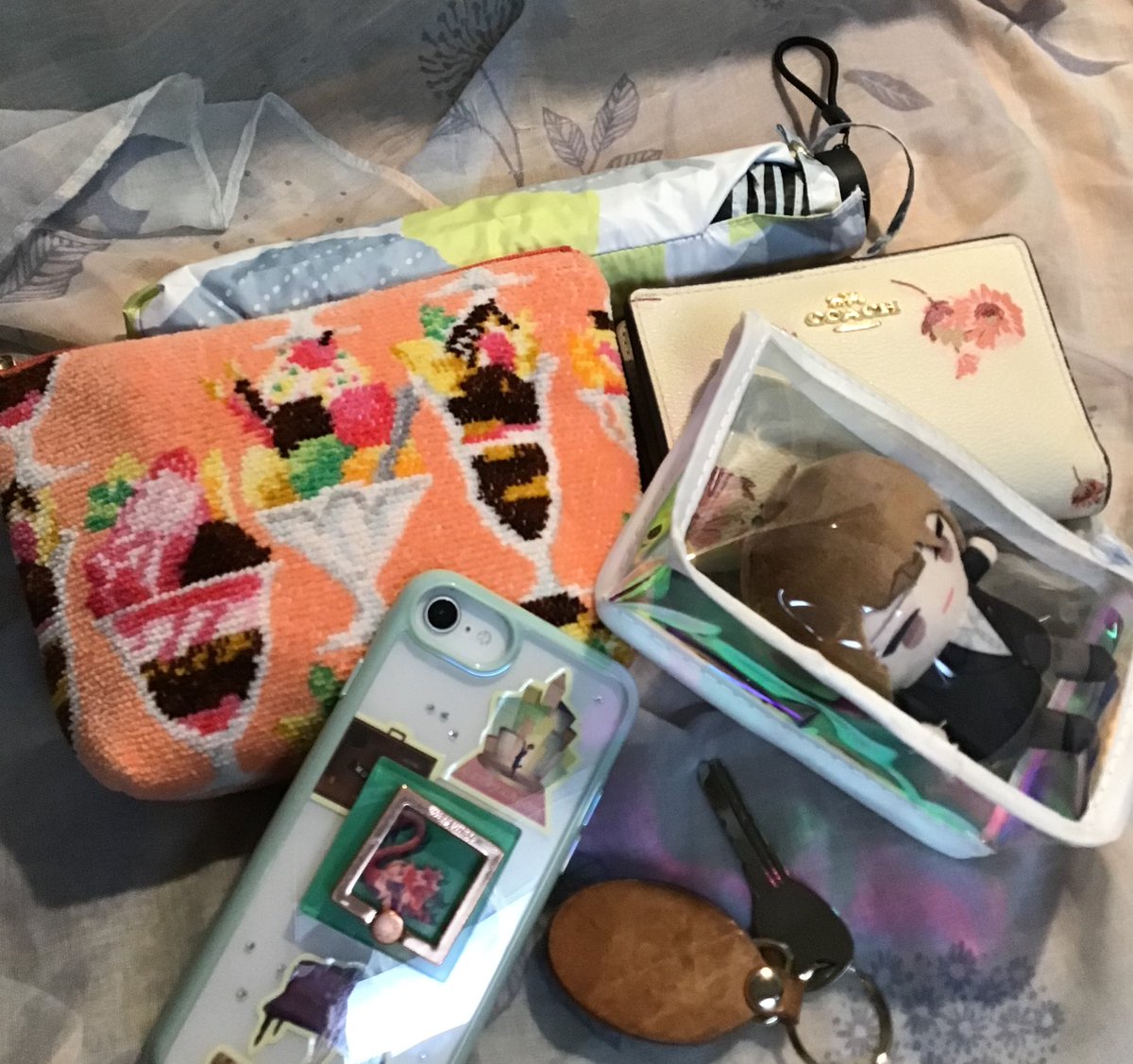 本日購入した 加賀美ハヤト バイカラースリムボストンバッグにいつも 