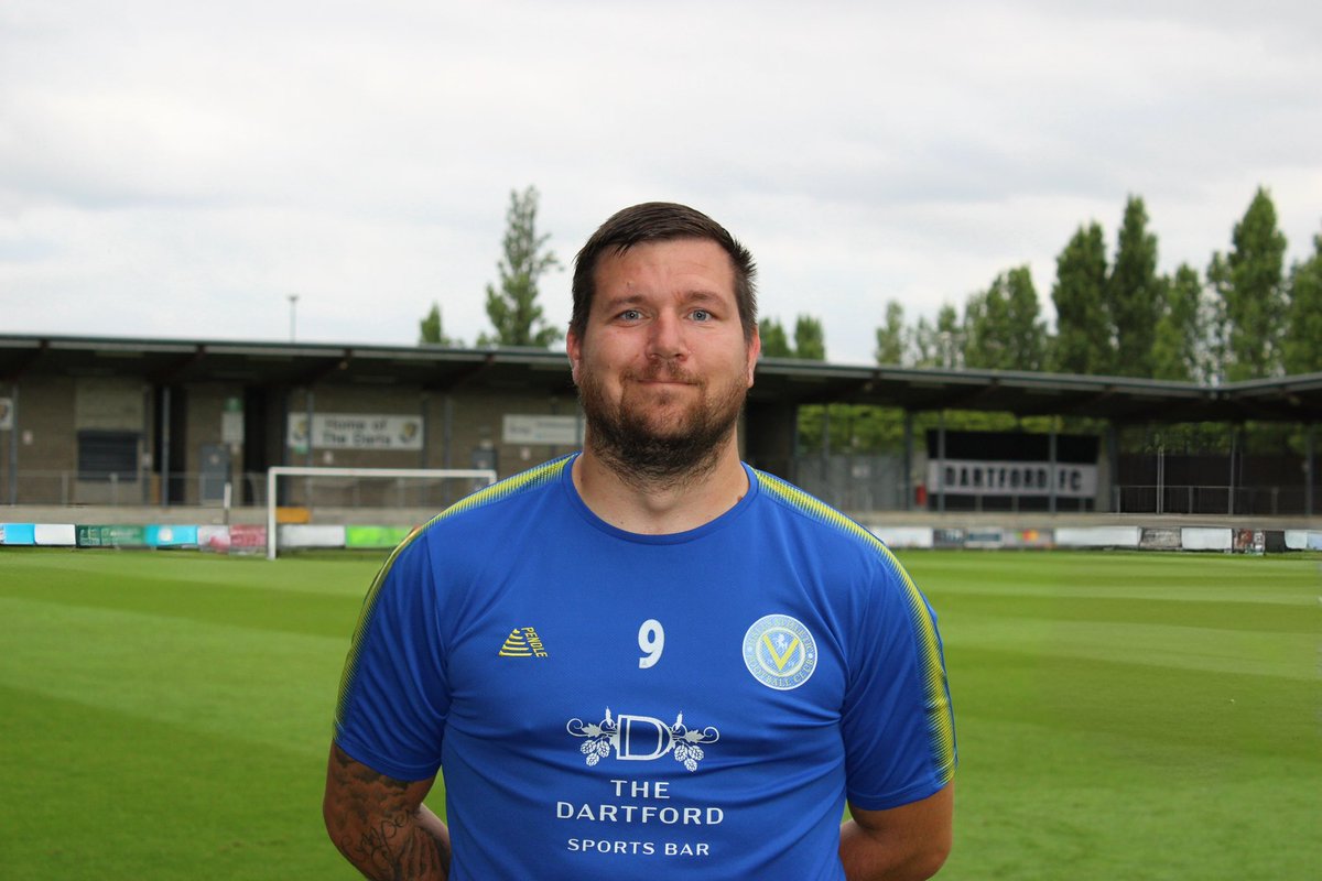 This weekend marks Ryan Golding’s 100th appearance for Halls, with JUST 90 goals 😍 #Legend #Halls #Goalding