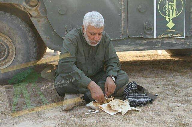 خنزير دمر بلدي وقتل ابناء بلدي 

اشكر من كل اعماق قلبي لشخص الذي ازاله صورتة في مطار بغداد
#ستنتصر_ثورة_تشرين 
#فائق_الشيخ_علي_مرجعنا_السياسي