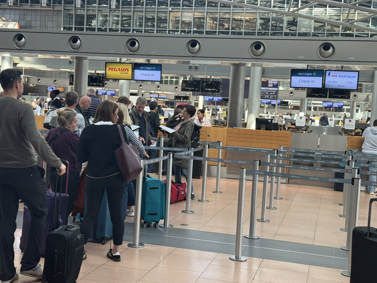 Picklemoo's tweet photo. @AerLingus  what’s the point in AerClub ? https://t.co/MEzlG0B9bV