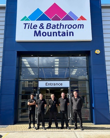 The Southampton team are ready to welcome you to our new Tile &amp; Bathroom Mountain store! 👋🏼 

📍 Unit 12 Southampton Trade Park, Third Avenue, Southampton, Hampshire, SO15 0AD. 

Open 7 days a week!

Find you local store: tilemountain.co.uk/i/showrooms

#showroom #tiles