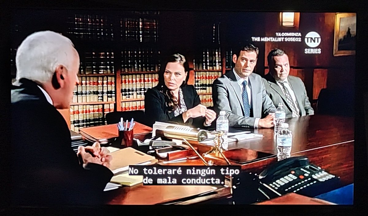 fernandomerino's tweet image. Cuando vuelves a ver #TheMentalist ya sabiendo quien es quien (y quienes forman parte de #TheBlakeAssociation) es TERRORÍFICA. Por buena parte de la serie los "malos" controlan TODO. #KEPENDEJO