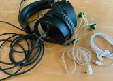 RinaShuey14617's tweet image. My headphones keep getting tangled. It's like they're playing a never - ending game of knot - making. 🎧😩 #HeadphoneTangles #TechFrustrations