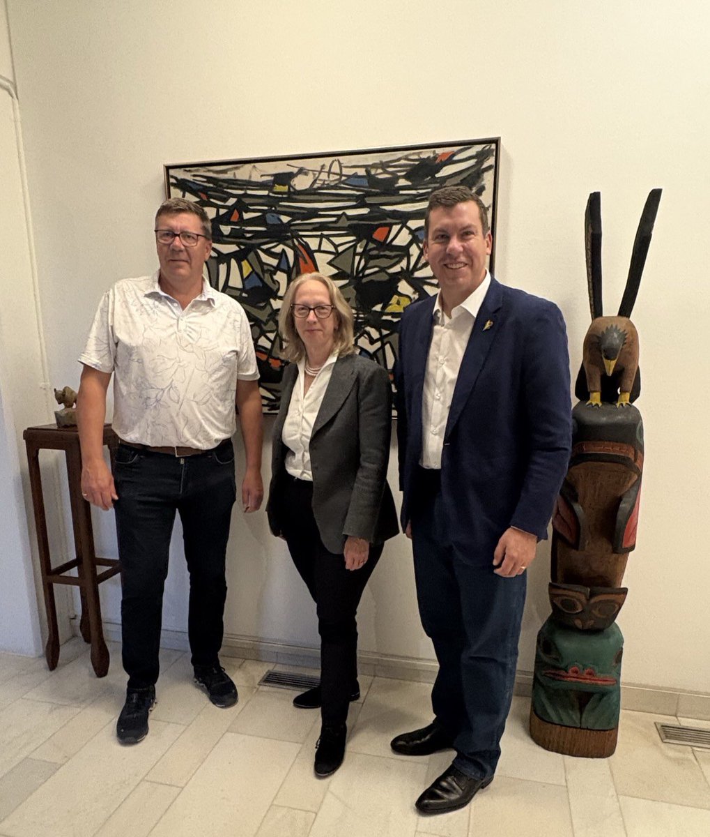 Great to welcome <a href="/PremierScottMoe/">Scott Moe</a> &amp; PS <a href="/KodyBloisNS/">Kody Blois</a> during their visit to China. An important opportunity for continued dialogue to address trade challenges, support #TeamCanada &amp; advance a forward-looking economic relationship.