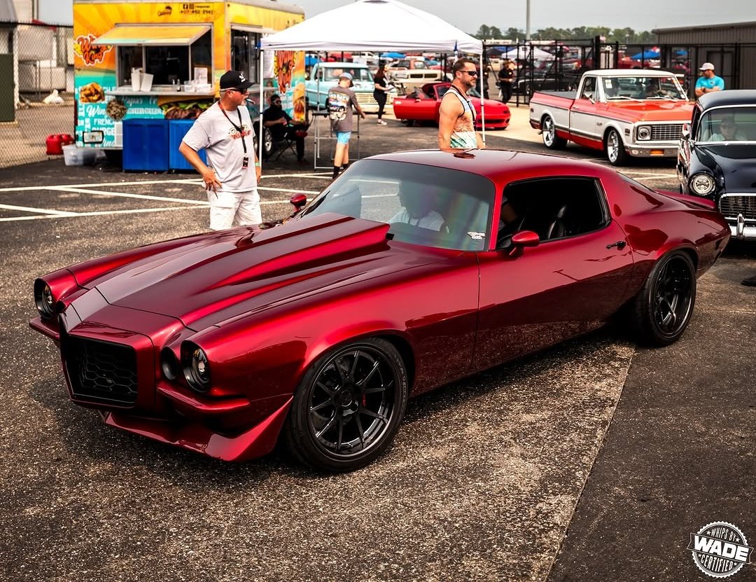 WorldWideCarsTM's tweet photo. Split bumper Camaro https://t.co/2vxmt0IU9O