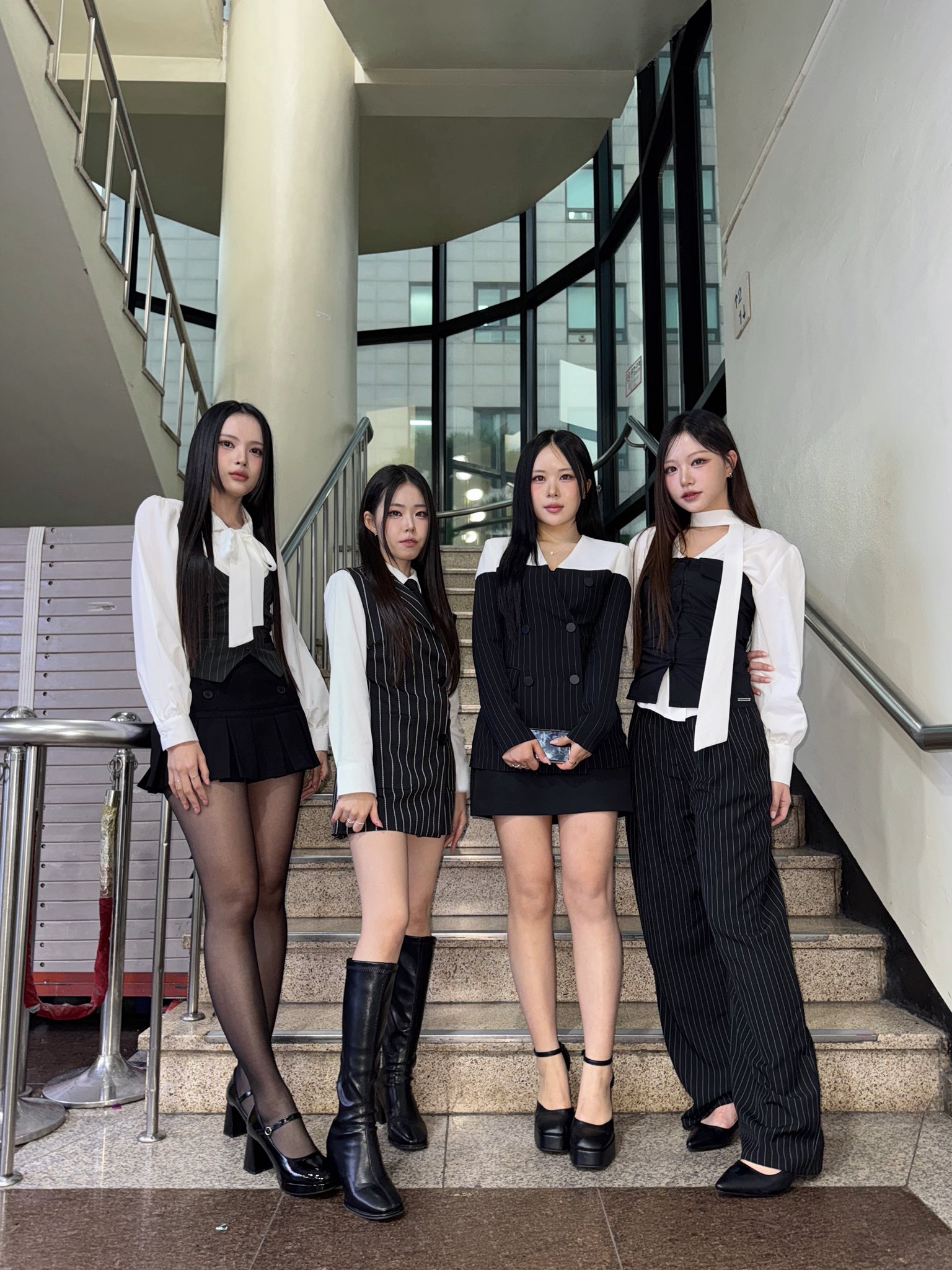 G0ozZqhaIAAradE?format=jpg&name=large