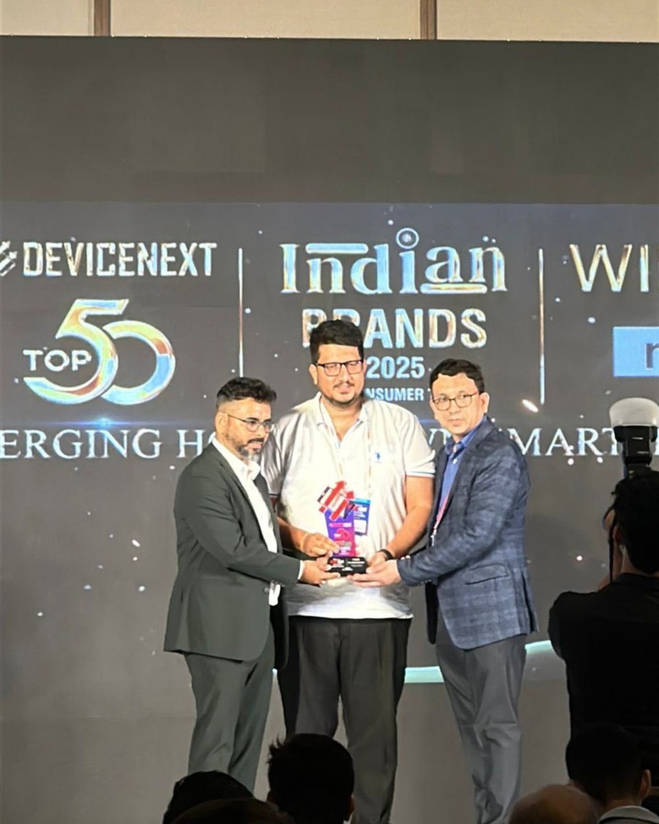 MadhavSheth1's tweet photo. Proud moment for the team! @DeviceNXT
#AiPlusSmartphone #NxtQuantumOS #DeviceNextSummit2025 https://t.co/DHpIWgyv5X