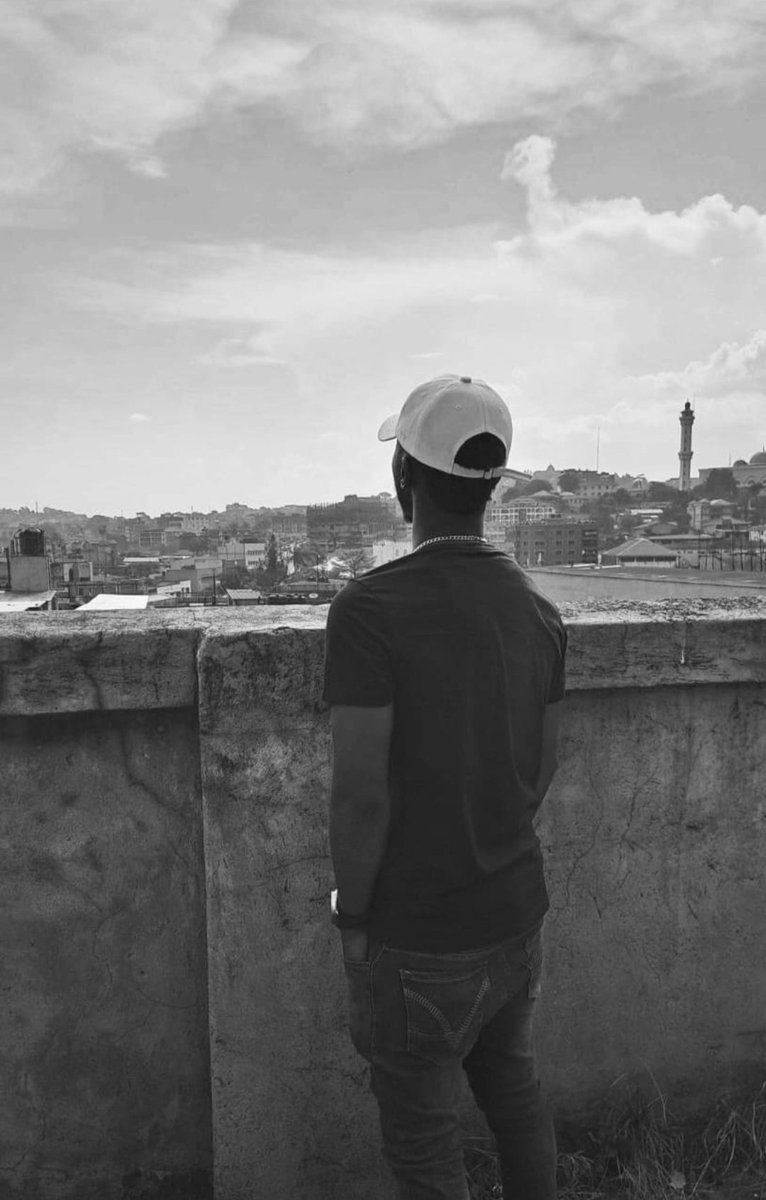 💯Court Attention At aLL Cost...👌😎