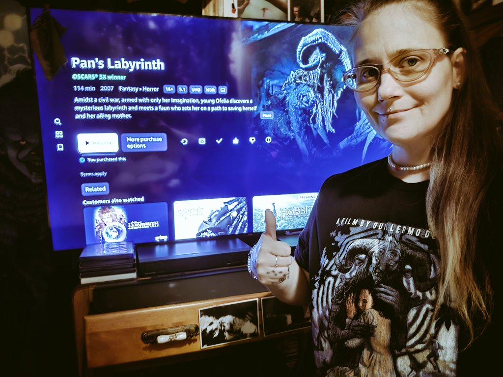 lana_drop's tweet image. Well that was a good episode now time to move onto one of my top 5 favorite movies ever. So #NowWatching #nw #PansLabyrinth #horrorfam #horrorcommunity #horrorandchill
