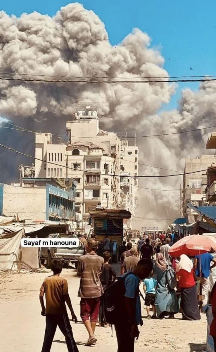 آسمان غزه دوداندود است
زمین خون‌آلود
هوا سنگین و فضا حزن‌‌انگیز💔
