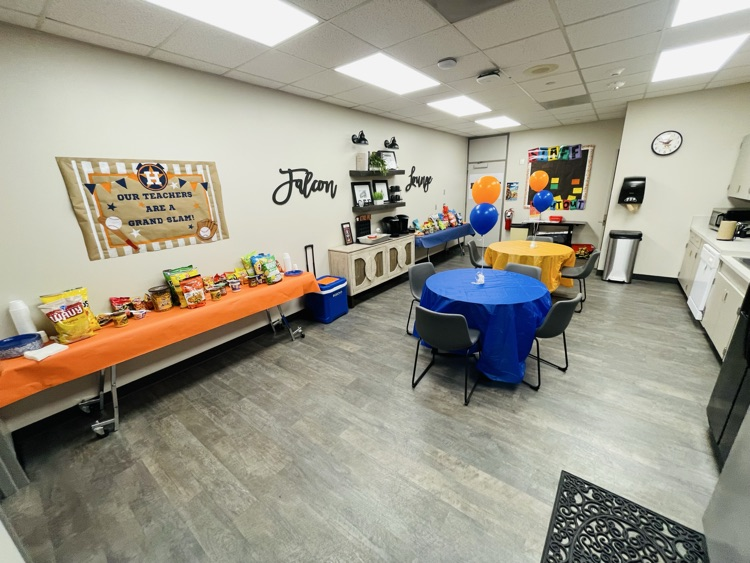 💙🧡 PTO brought the chips, dips &amp; Grand Slam vibes! ⚾️ Thanks for spoiling our staff today! #PTOLove #TeacherAppreciation