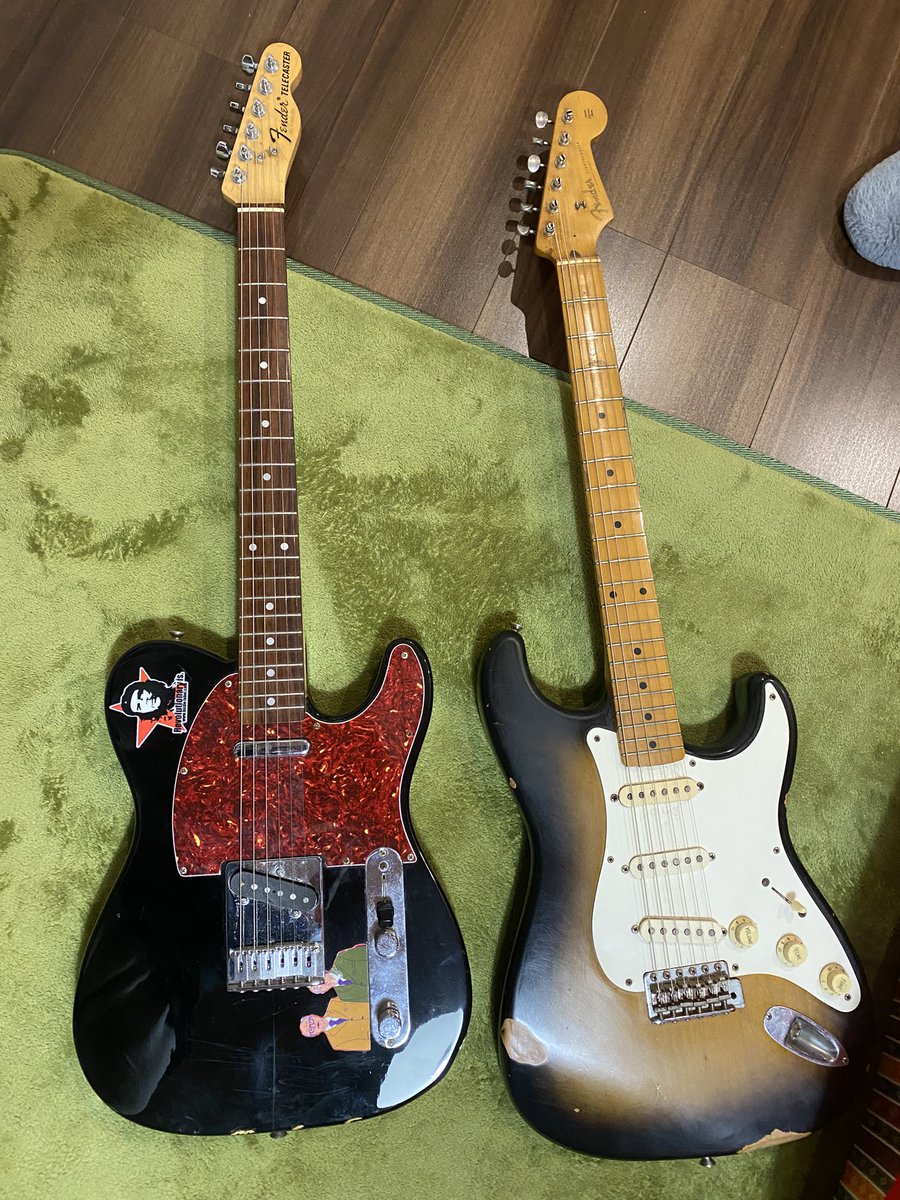 iFactory2future's tweet photo. #これを見た人は2ショットを貼れ

僕を含めて…80年代後半のオッさん達♪

だからこそ素敵やん♪

#ギター
#guitar
#ギター大好き
#fenderjapan
#Eシリアル https://t.co/XU0SetzOqn