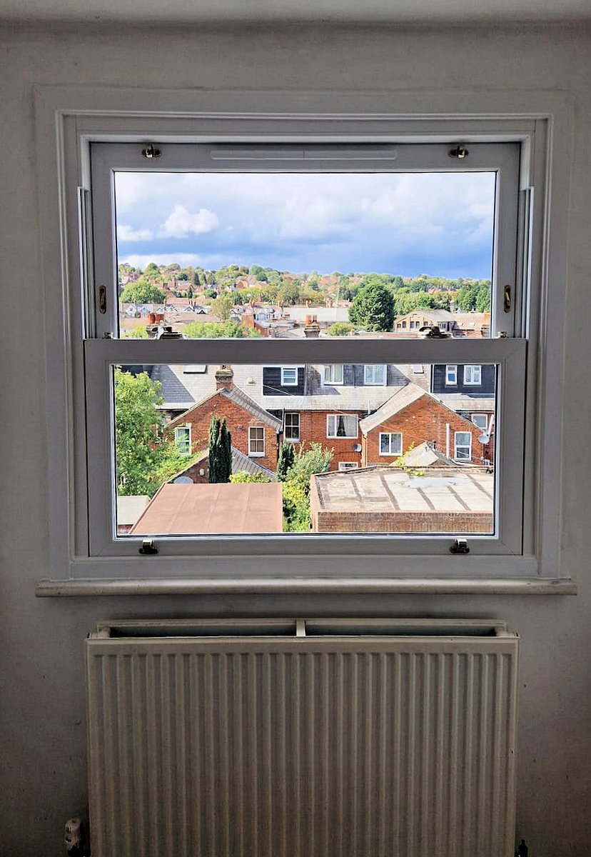 #sashwindows #FridayFeeling 🥳
Another lovely <a href="/QuickslideLtd/">Quickslide Ltd</a> vertical slding sash window installation with some more unusual feature astragal Georgian bars. #sash #lookinggood #TraditionalStyle
#upvcwindows #HomeImprovement #PeriodProperty #periodhome