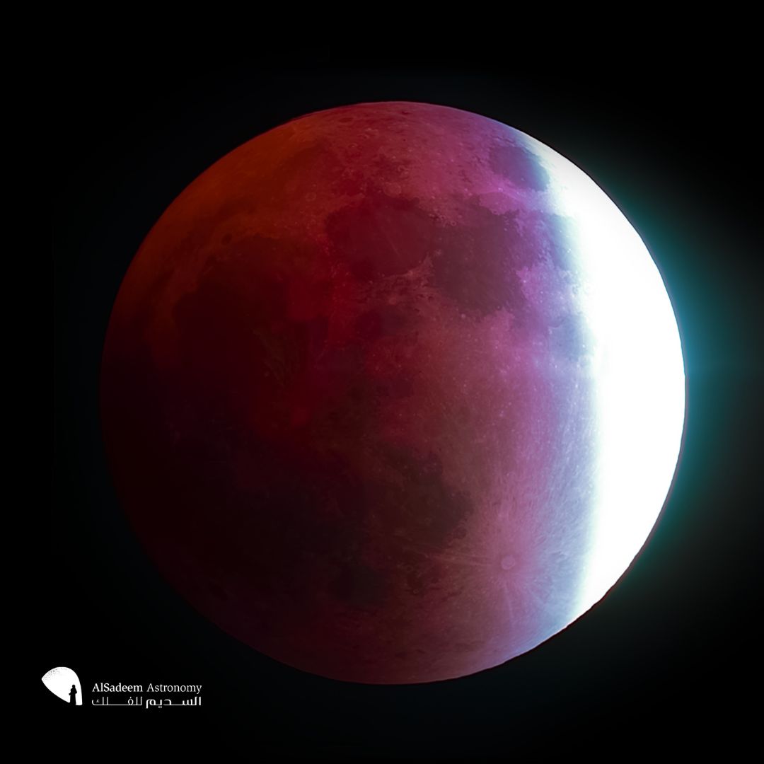 Enjoy this eclusive image of the last total lunar eclipse taken from the desert of Al Sadeem observatory🌒