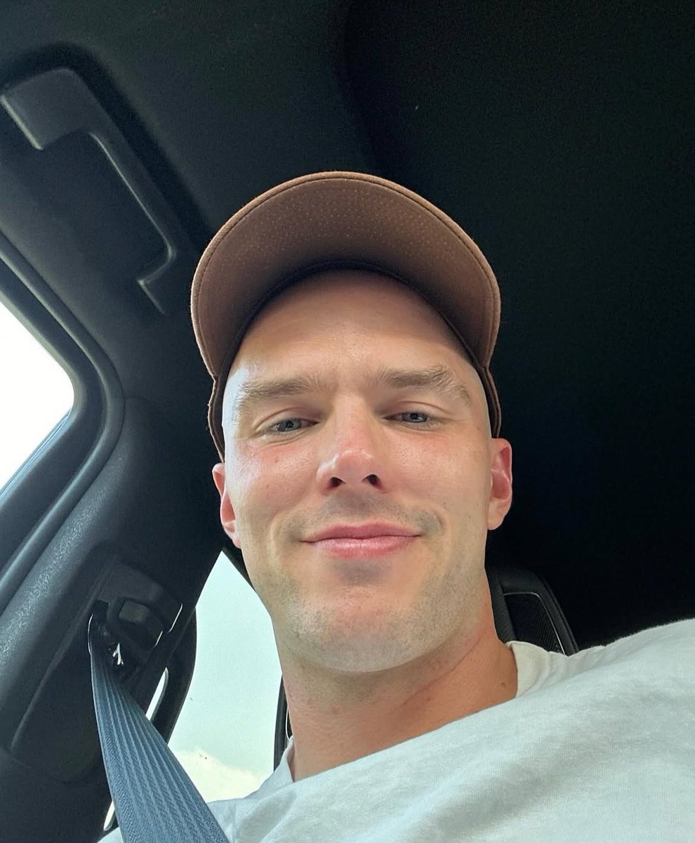 houltology's tweet photo. this genre of nicholas hoult car selfies. https://t.co/SIVO30dUdq