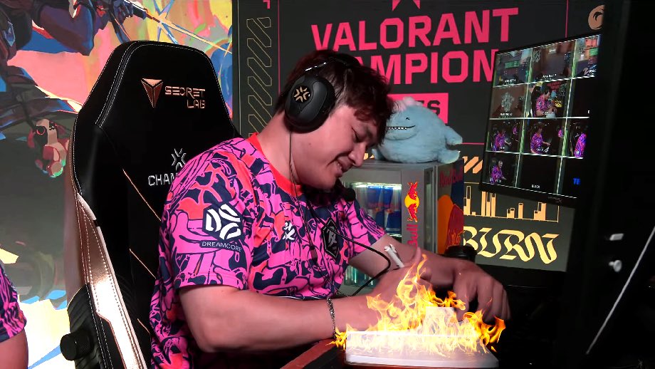 Keep writing coach, more writing less slamming #VALORANTChampions