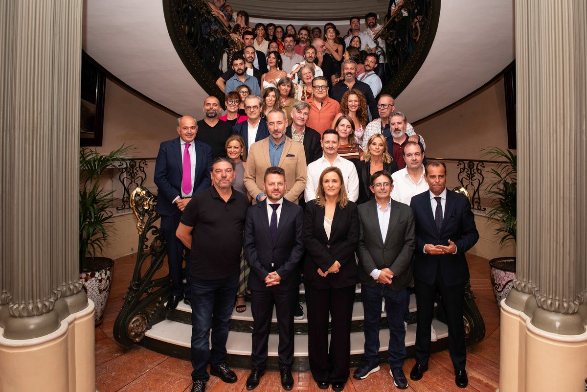 SgaeAudiovisual's tweet image. La sede de @sgaeactualidad en Madrid, con el presidente @antonioonetti como anfitrión, acogió la celebración del 🎉 5º aniversario de la @acacineandaluz, que cuenta con el apoyo de SGAE y de #fundacionsgae en la celebración anual de sus #premioscarmen. 
🧵1