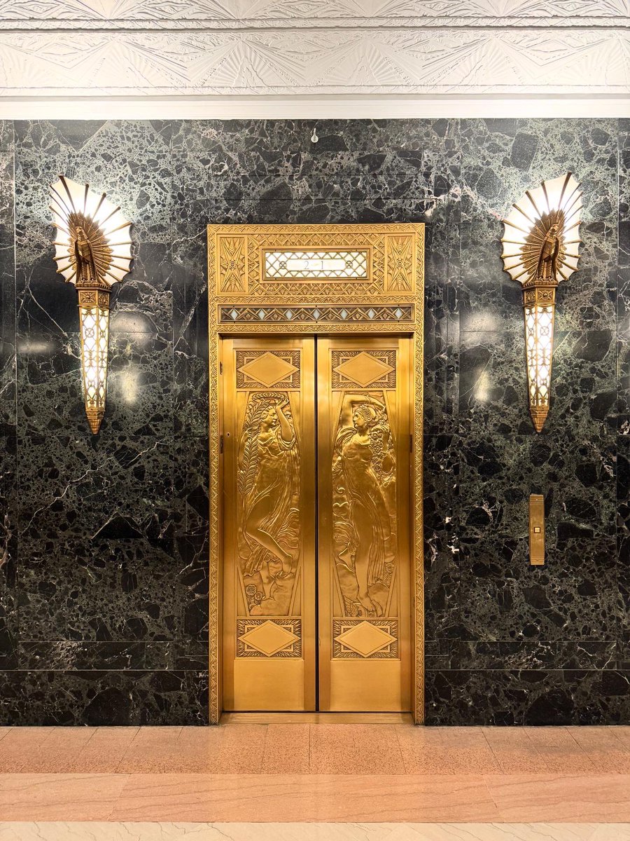 Furmadamadam's tweet image. The lobby of One N Lasalle in Chicago, Vitzthum &amp;amp; Burns, 1930