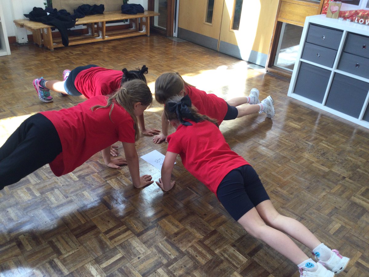 MissWinnardSTM's tweet image. Circuit training in PE focusing on cardio🏃‍♀️🏃they all worked so hard! #STMPE