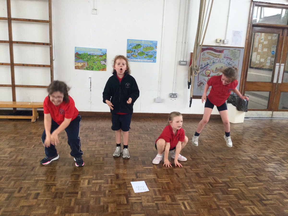 MissWinnardSTM's tweet image. Circuit training in PE focusing on cardio🏃‍♀️🏃they all worked so hard! #STMPE