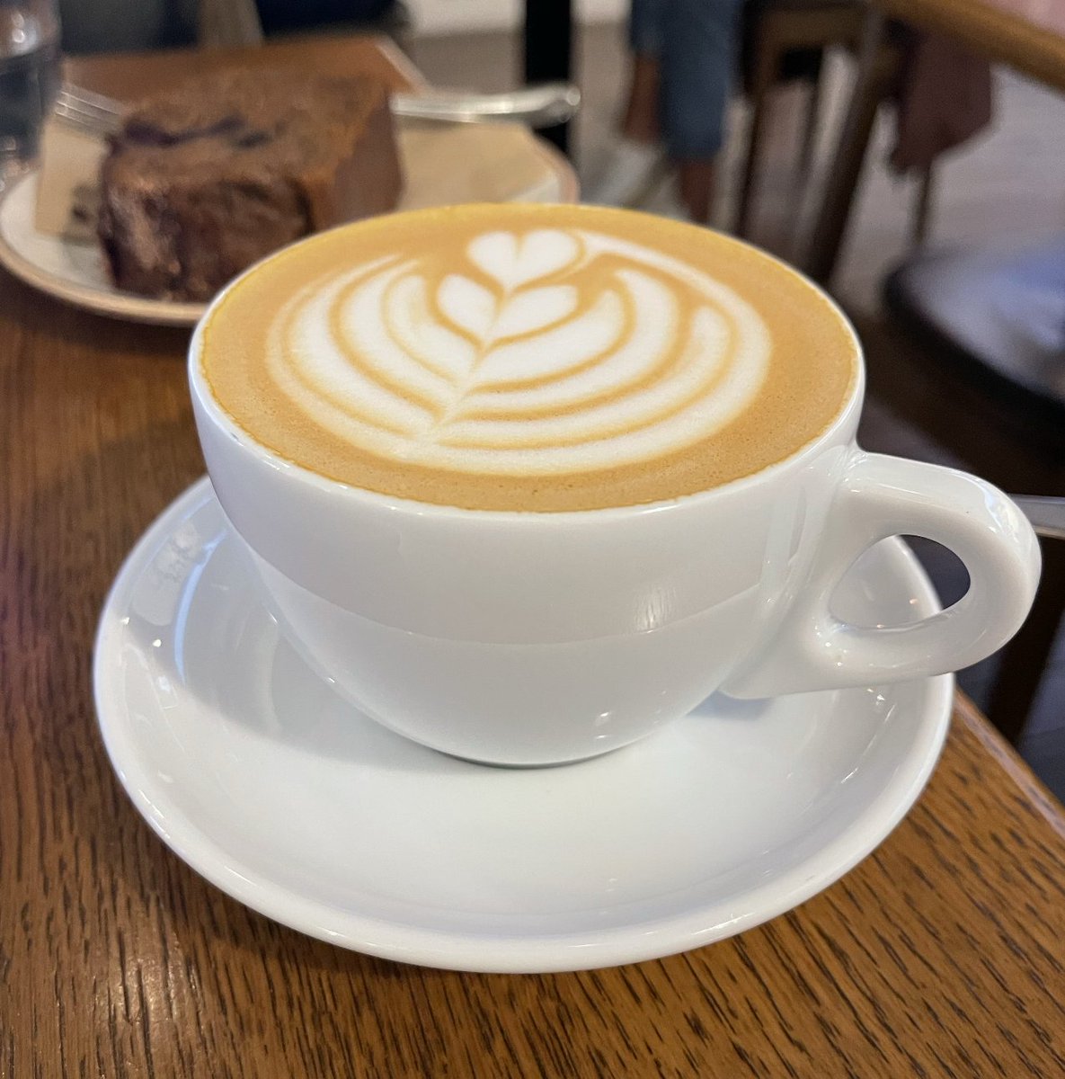 People say £4 for a coffee is expensive.
I strongly disagree.

I am a co-owner of a coffee roastery based in Norway. I’ve seen first-hand how many hands are involved before a coffee drink enters your cup.

Think about the chain:

Part 1

- A coffee farmer tended the coffee plant