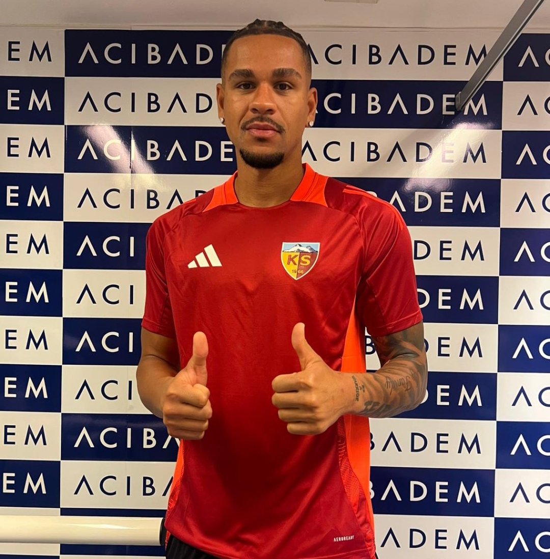 Bizim yönetimin diğer takımları örnek alması gerek. Kayseri 100.000€'ya son 2 sezonda 30 gol katkısı yapmış German Onugkha'yı transfer etti. Bizimkiler ise son 2 yılda iş yapmamış Cvancara'yı kiralamak için sadece kulübüne 750.000€ ödedi! Bu kadar amatörce kulüp yönetilmez