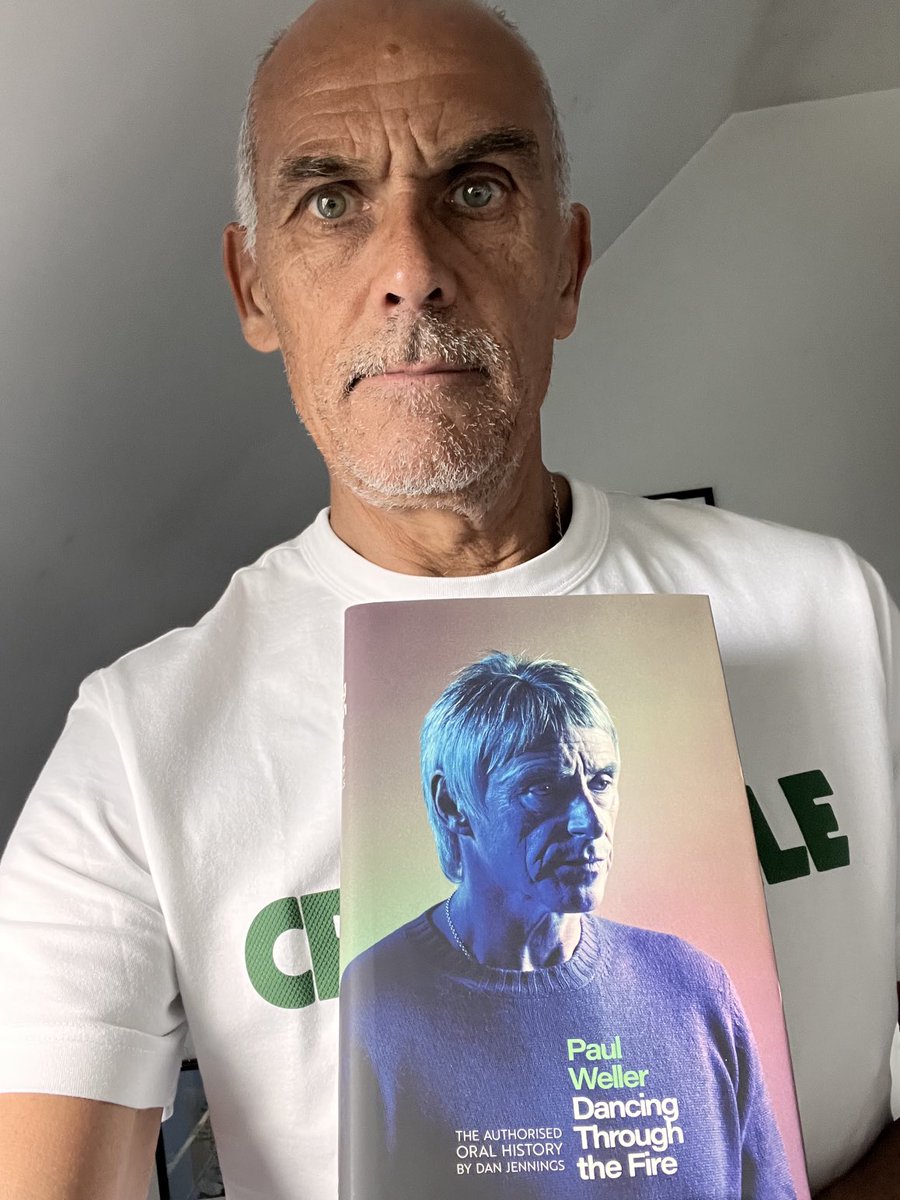 stuartscott09's tweet photo. @WellerFanPod #dancingthroughthefire 🎸✊🏻 https://t.co/hhfZCdL92t
