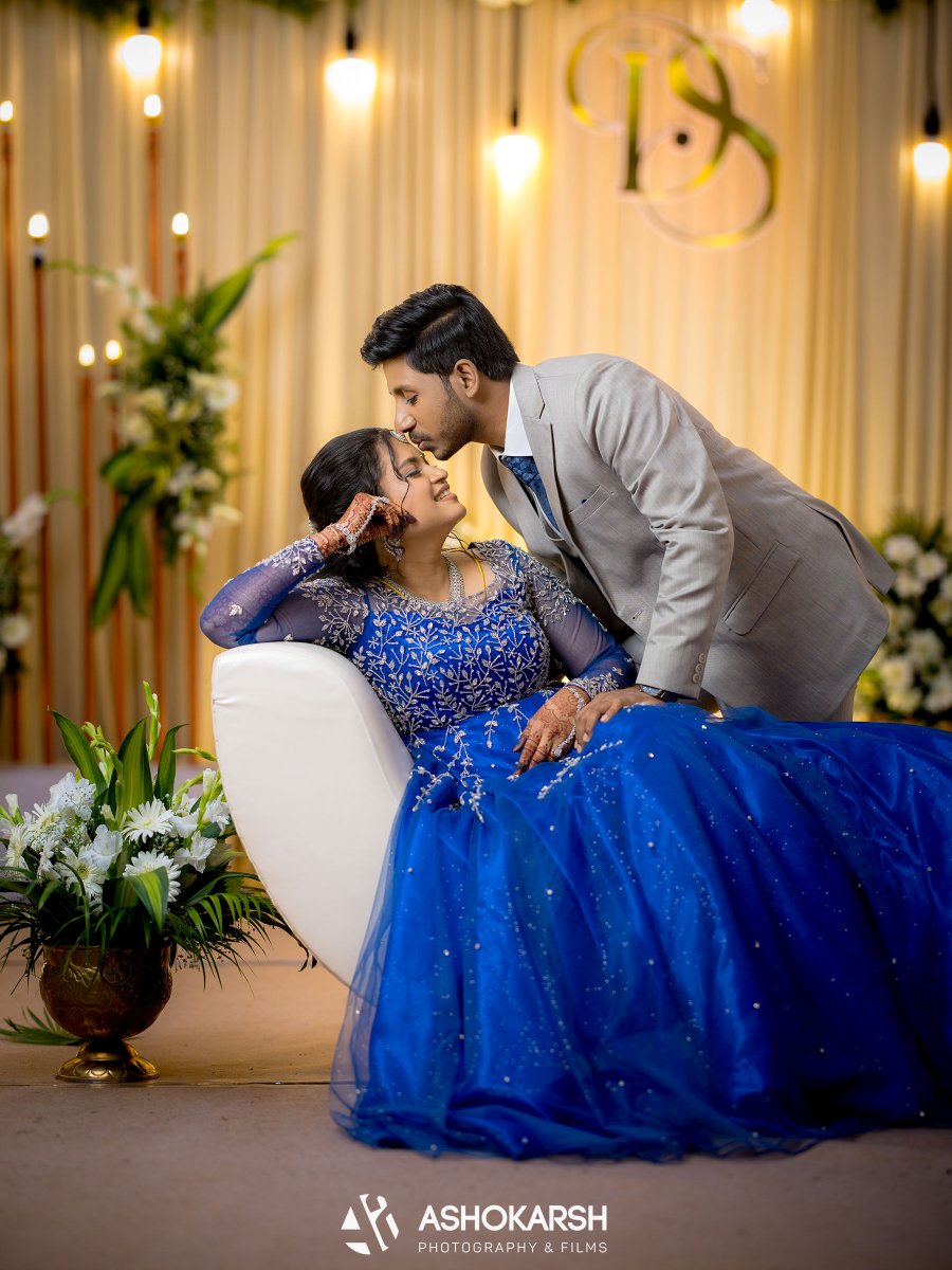 Ashokarsh's tweet photo. 💫 A moment of love, a lifetime of togetherness 💍💙
@shw__raj 🌸 @dheeraj_ganapathy 🤵💫 beauty perfected by @divyamakeupartist 💄✨
.
.
Further clarification:
https://t.co/HfwngPvQO5
Reach us at +91 76000 70004

#Ashokarshphotography #FlimsbyAshokarsh #ShotsbyAshokarsh https://t.co/57HfllRdnM