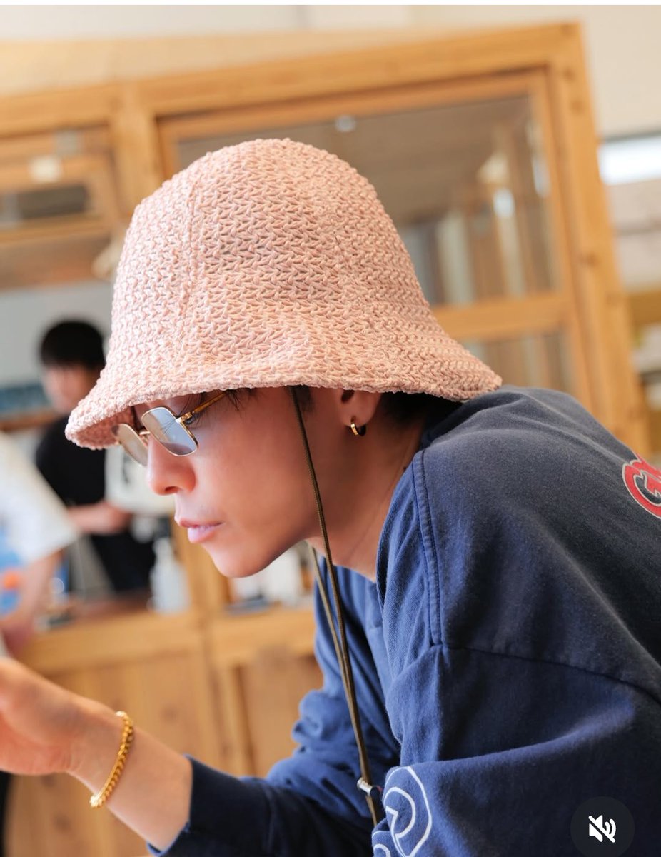 信子 tweet media