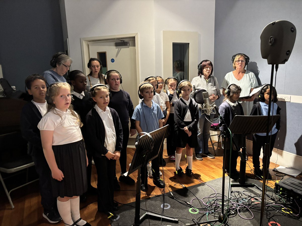 Ensemble Byron tweet media