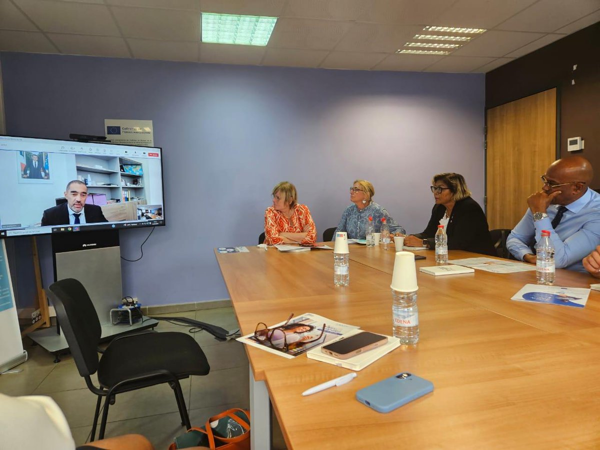Une rencontre permettant d’échanger sur la #continuitéterritoriale, ses enjeux, ses impacts, a été organisée entre #SaïdAhamada et une délégation de sénateurs de l’outre-mer et de l’Hexagone. Cet échange était aussi l’occasion de discuter du futur Passeport Mobilité Retour.
