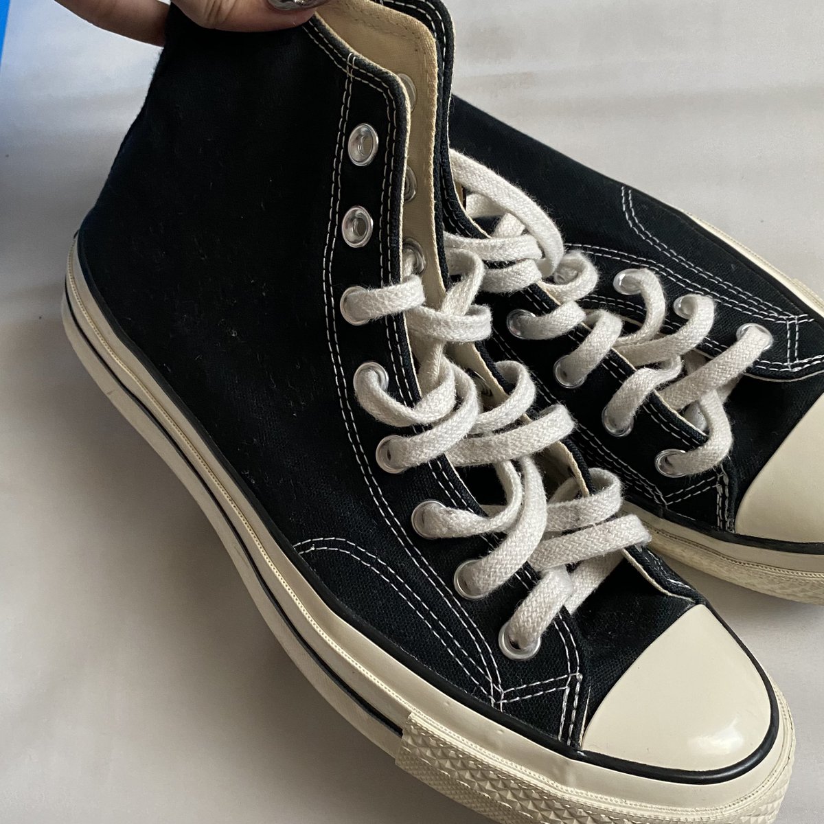yarkjasaleka's tweet photo. ส่งต่อ Converse Chuck Taylor 70 High Black
Size 26.5 cm
EUR 41.5 (ปกติเราใส่40 คู่นี้ใส่ได้ค่ะ)

ราคา 1,500 ส่งฟรี (จาก 3,000)
ของแท้ shop ไทย ใส่เองค่า  🩵 #converseมือสอง #conversethailand #รองเท้าผ้าใบมือสองของแท้ https://t.co/7r0PnnTxjn