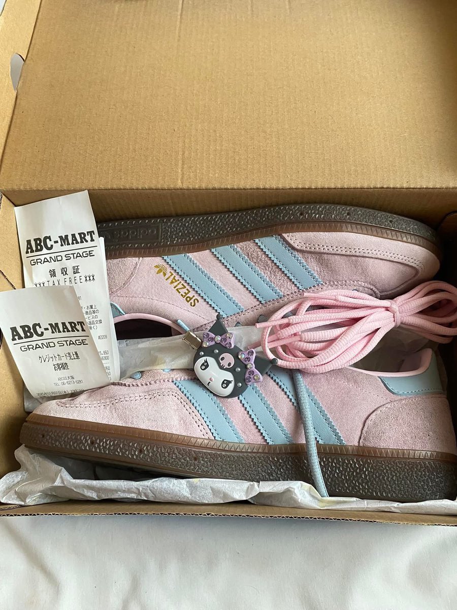 yarkjasaleka's tweet photo. Adidas Handball Spezial 💗🩵ส่งต่อ 3,000 จาก 6,500
Color: Clear Pink / Wonder Blue 
Size : 25.5 cm.
ใส่เอง ซื้อจาก Shop ญี่ปุ่น🌸 สนใจทักแชทได้เลยค่า ส่งฟรีค่ะ 
#adidasthailand #รองเท้ามือสองของแท้ #ส่งต่อadidas #รองเท้าผ้าใบมือสองของแท้ https://t.co/rcXDN5QQxl