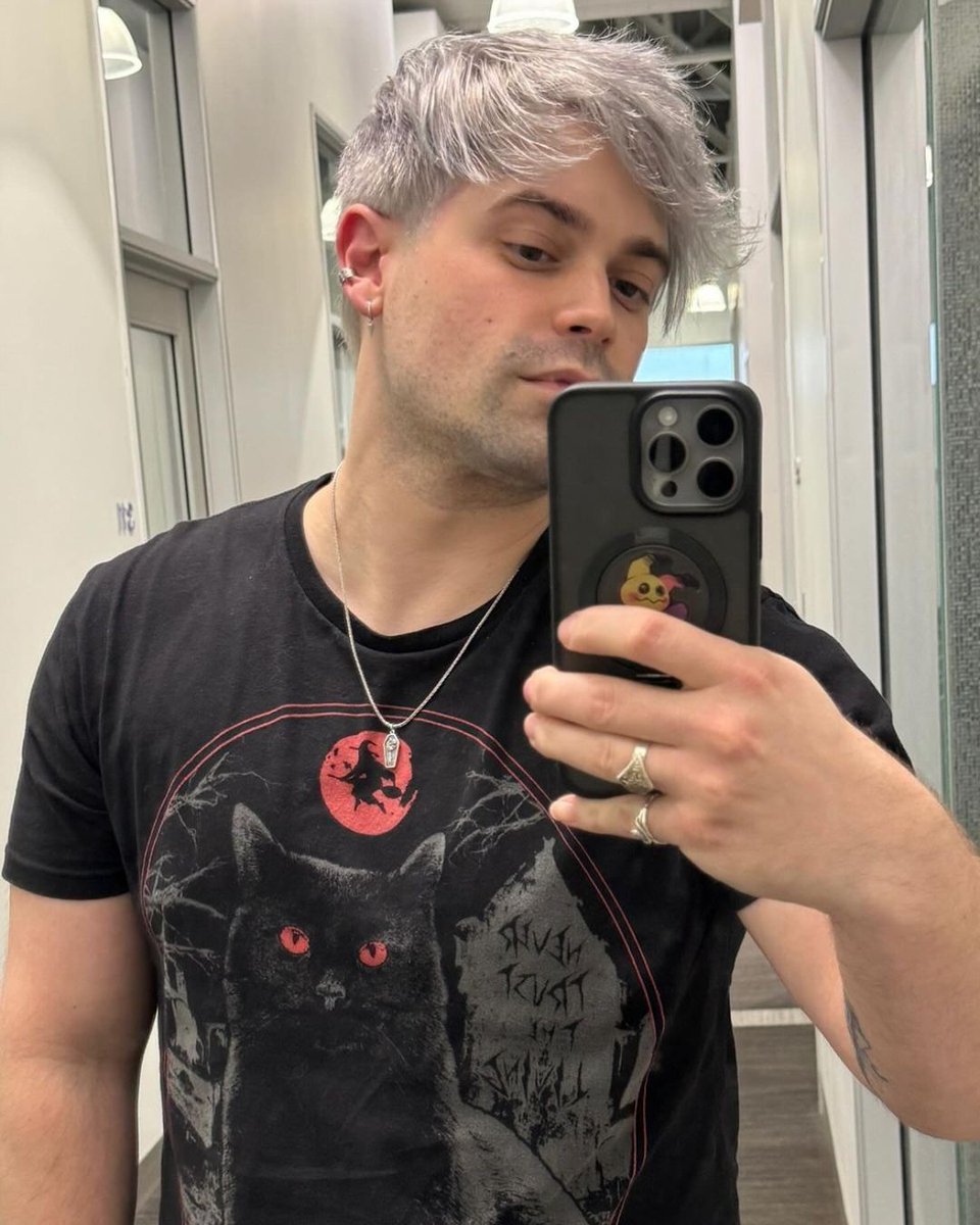 young strange 💙 (@cactuskaat94) on Twitter photo 