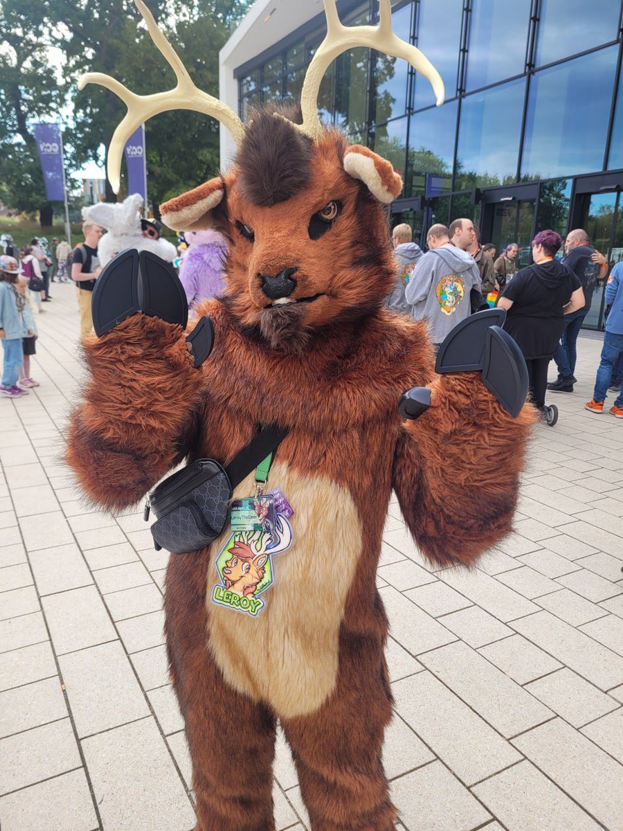 Bleat Bleat next week i am in the east
🪡 <a href="/KegawaCreation/">Kegawa Creation</a> 
📷 <a href="/AkiraTiger94/">Akira</a> 
Happy #FursuitFriday everyone 😊