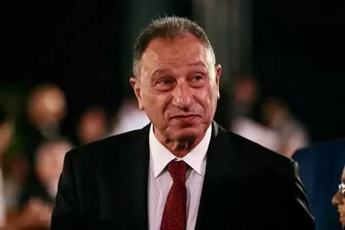 الراجل ده ابوك ودعه وهو لاعب اسطورة ، و انت دلوقتى بتودعه وهو رئيس اسطورة ، و ستحيا اسطورة محمود الخطيب الانسان  المحبوب ❤️❤️ 

#الخطيب_روح_الاهلى