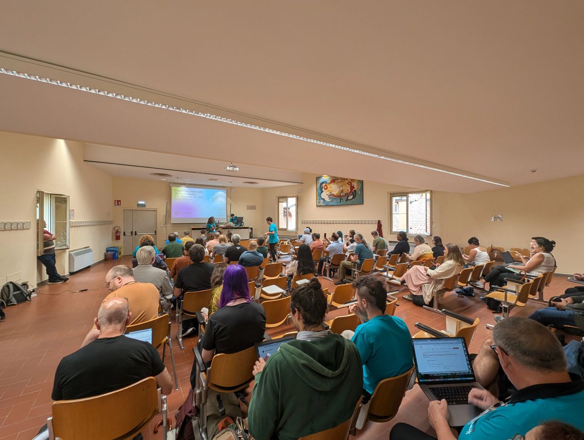 OKFN's tweet image. 🦙 The @CSVConference is getting bigger and better every year. This time there was lots of interest, conversations and exchanges in a magnificent venue in Bologna, Italy. 🧵 

#CSVCONF #CommaLlama