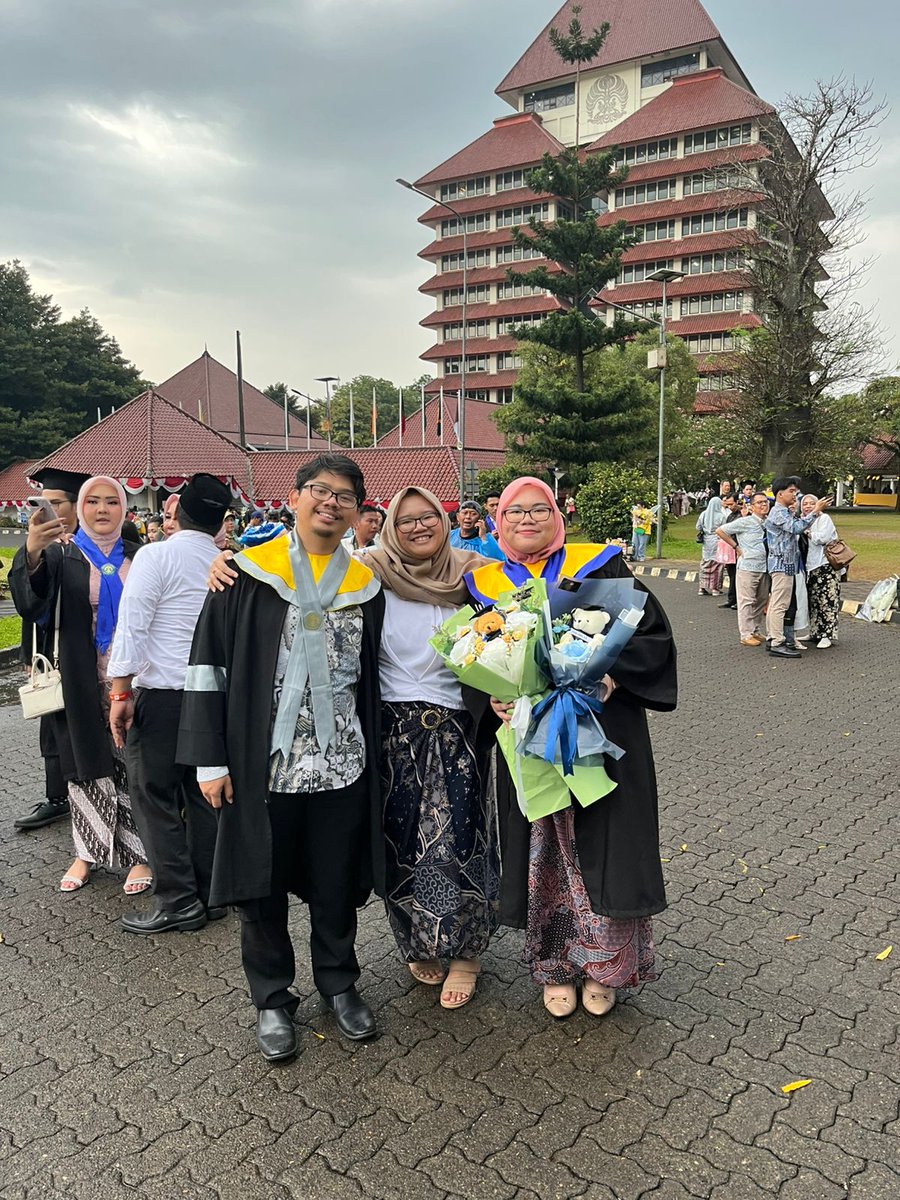 Selamattt Wisuda my adikkk 💖

Akhirnya gw foto di Rotunda setelah 3 tahun lulus 😭😭😭