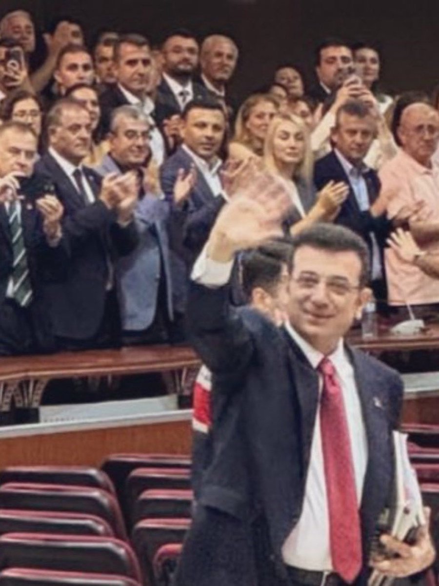 Yolumuz uzun,
Heyecanımız yüksek, 
Gençliğimiz var!

Biz; adalete susamış, demokrasiye inancı tam Türk Gençliğiyiz!

#İmamoğluHerYerde

<a href="/CBAdayOfisi/">Cumhurbaşkanlığı Aday Ofisi</a> <a href="/eczozgurozel/">Özgür Özel</a>  <a href="/herkesicinCHP/">CHP 🇹🇷</a>