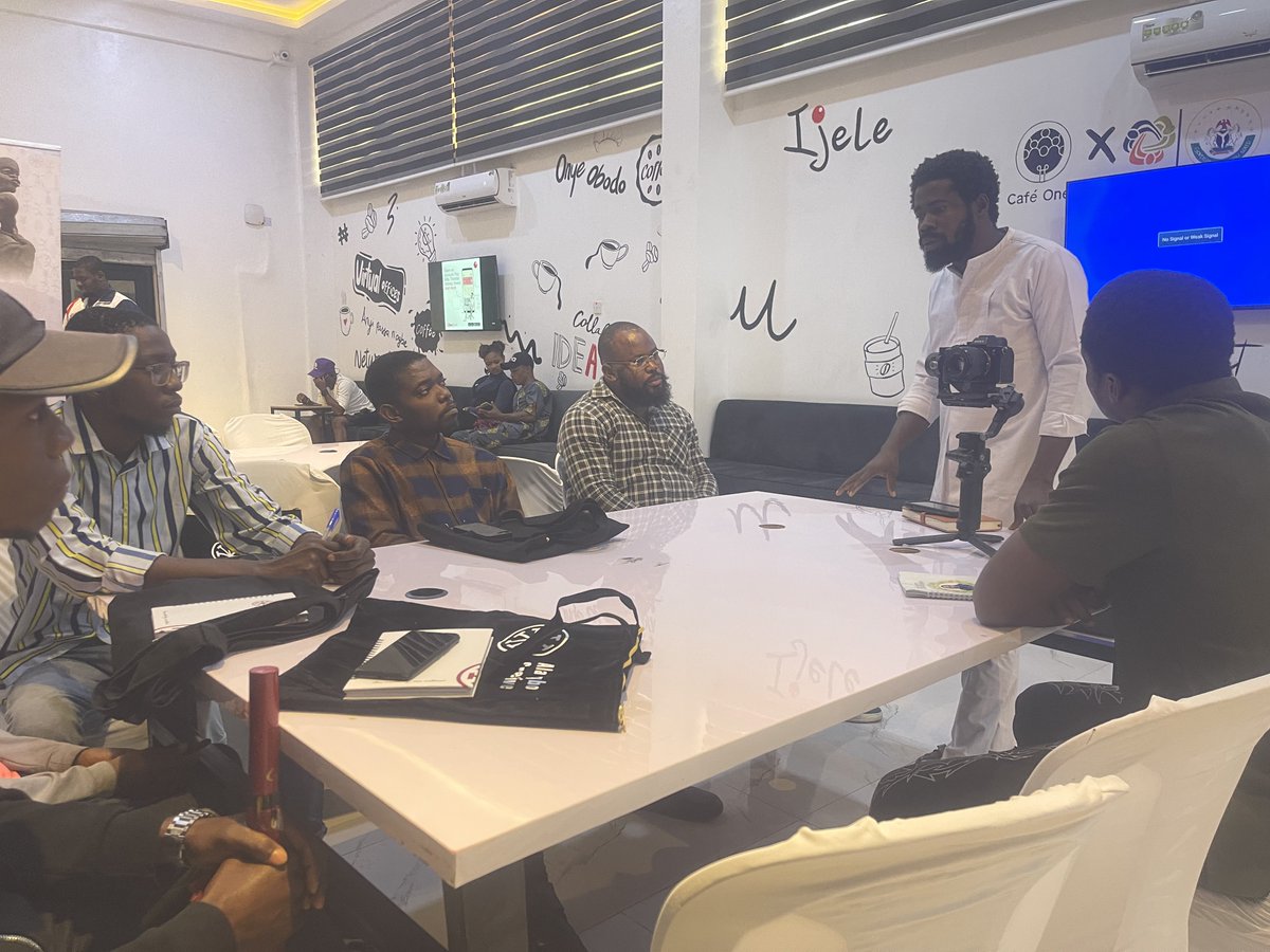 oyibo_ugbo's tweet photo. Ala Igbo Creative Circle Workshop Organized By @AfiaTvOfficial https://t.co/B14hDgJmmt