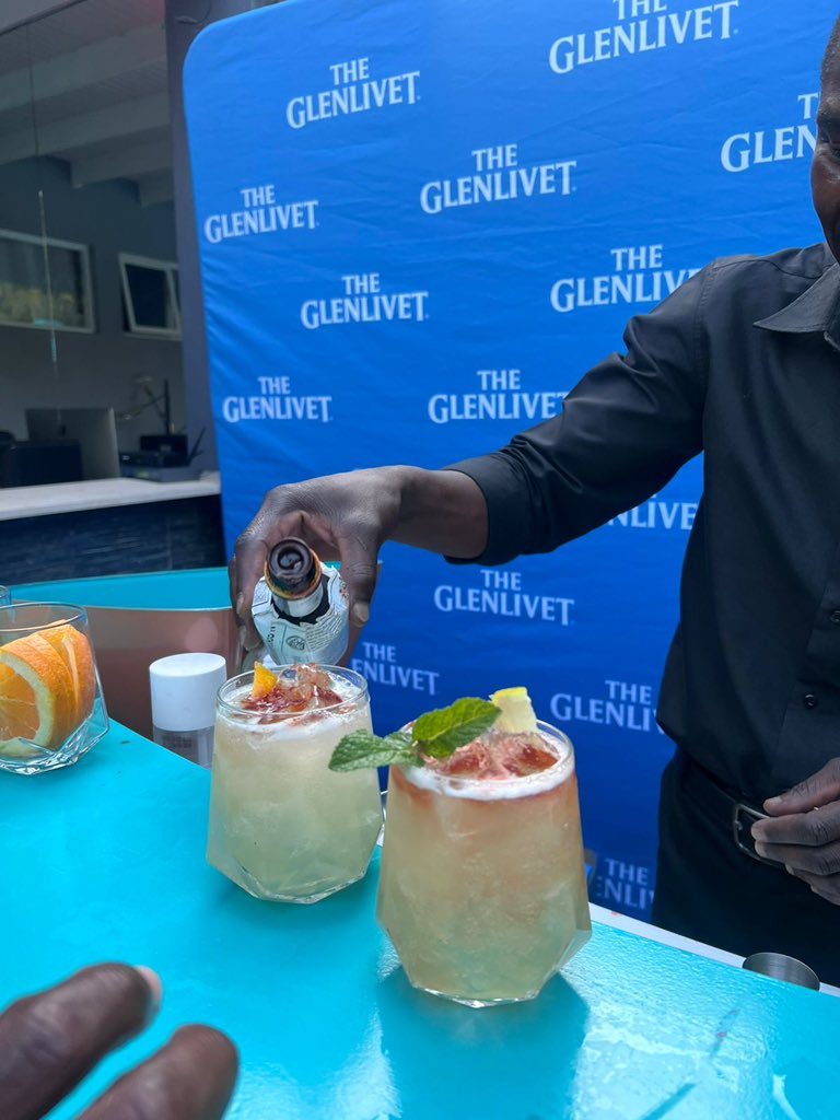 SavageKingDe's tweet image. 💿 Soulful, deep, and unforgettable VUSI NOVA’s new album Promises is out now. #Promises