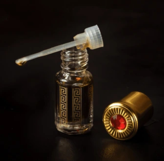 hornaristocrat's tweet image. Medieval Perfumery in Mogadishu  

When Ibn Battuta arrived at the Maldives, he noted that all its inhabitants were Muslims, known for their piety and cleanliness.   

Due to the intense heat, they would bathe twice a day and frequently perfume themselves with Ghaliya, a