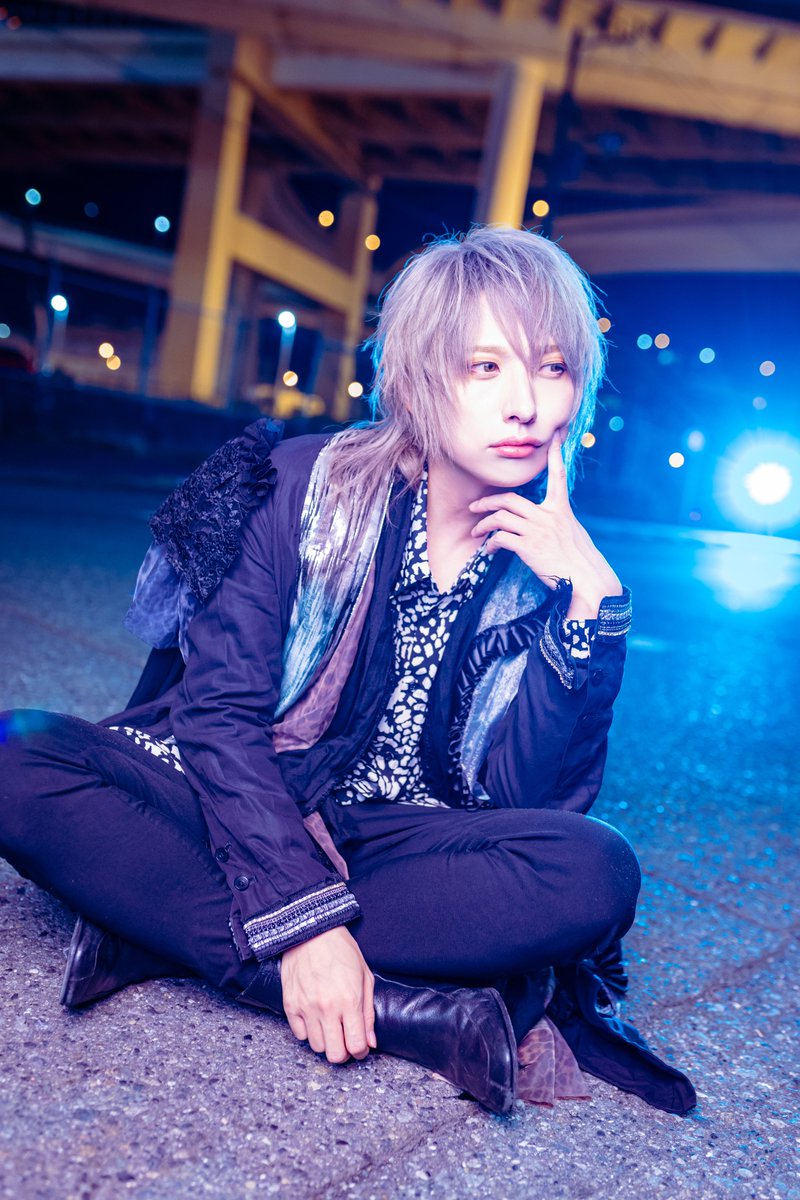 persona_staff's tweet photo. 【個人アー写公開】

紫色担当：にとくん @nito_prsn

黄色担当：ひかり @hikari_prsn

桃色担当：しおん @shion_prsn

水色担当：みなみ @minami_prsn

RT＋♡＝500で新メンバーアー写＋全体アー写公開 https://t.co/YlcutR2Pwc