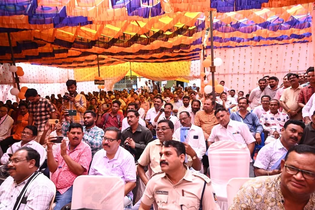sksingh_deo's tweet photo. Sharing some glimpses.

#SangeetaKumariSinghDeo #OdishaDevelopment #ViksitBharat #Balangir #Sonepur #ViksitOdisha #NewIndia #Odisha #DevelopedOdisha #AatmaNirbharBharat #VocalForLocal #FarmersFirst https://t.co/FVVwPcD3M7