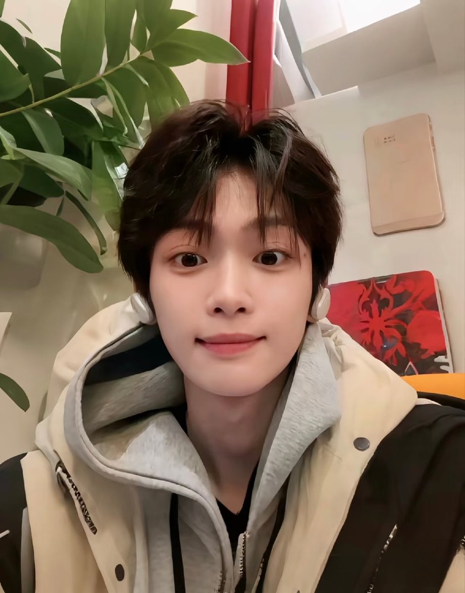 ziyudaze's tweet photo. my little fish deserves the whole sea of love.

#ZIYU_OClock
#ZIYU #梓渝 https://t.co/eNzQxlSpfH