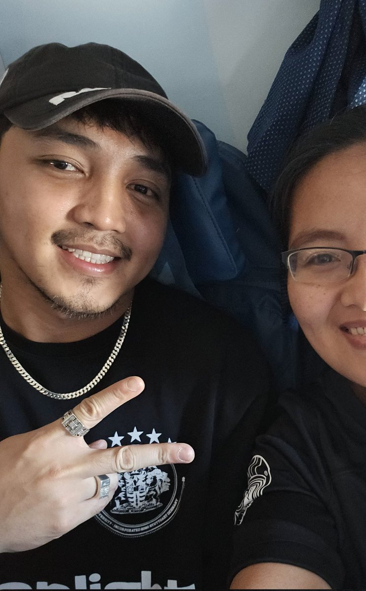 ⬜️ Mama Lei ⬛️ (@hereforpablo) on Twitter photo Biggest plot twist? Last row ako sa airplane.
Ang katabi ko? Ayun.
Nginig na lang ang nagawa kasi pinapakinggan ko lang Spotify nito nung nakaraan. Nag-IGS pa ko!
Grabe ka universe. 😭😭😭
<a href="/SB19Official/">SB19 Official</a> #SB19 Biggest plot twist? Last row ako sa airplane.
Ang katabi ko? Ayun.
Nginig na lang ang nagawa kasi pinapakinggan ko lang Spotify nito nung nakaraan. Nag-IGS pa ko!
Grabe ka universe. 😭😭😭
<a href="/SB19Official/">SB19 Official</a> #SB19