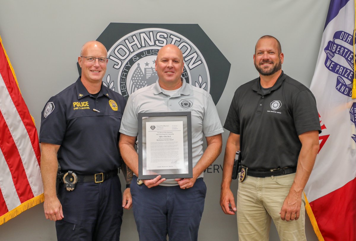 On Tuesday, September 9, Officer Dan Steck received a Meritorious Service Award for his work as a School Resource Officer (SRO) over nearly six years. 

Thank you for your commitment to the students and the Johnston community.