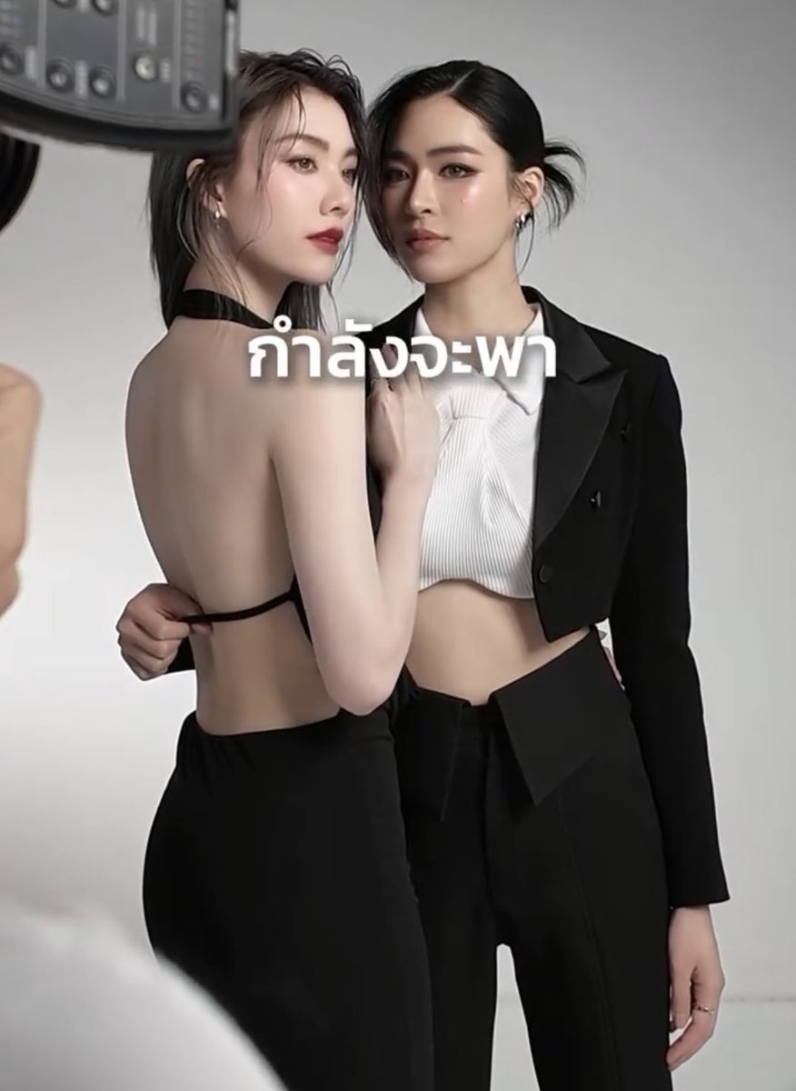 เดี๋ยวววววววว เดี๋ยววววว อะร๊ายยยย หลิงออม ทำอะไร ตำแหน่งมืออะไรเนี่ยย กรี๊ดดดดด !??????