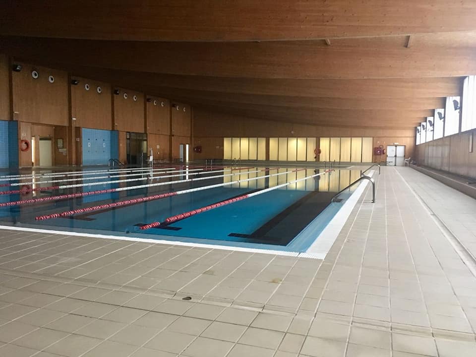 La Junta de Gobierno Local celebrada este viernes ha dado el visto bueno a dos inversiones:

🏊 220.000 € para renovar la cubierta de las piscinas climatizadas del Polideportivo Salvio Barrioluengo #LeónEsp 

🗑️ 1 mill. de € para renovar contenedores

ℹ️ tinyurl.com/y3djw8uu